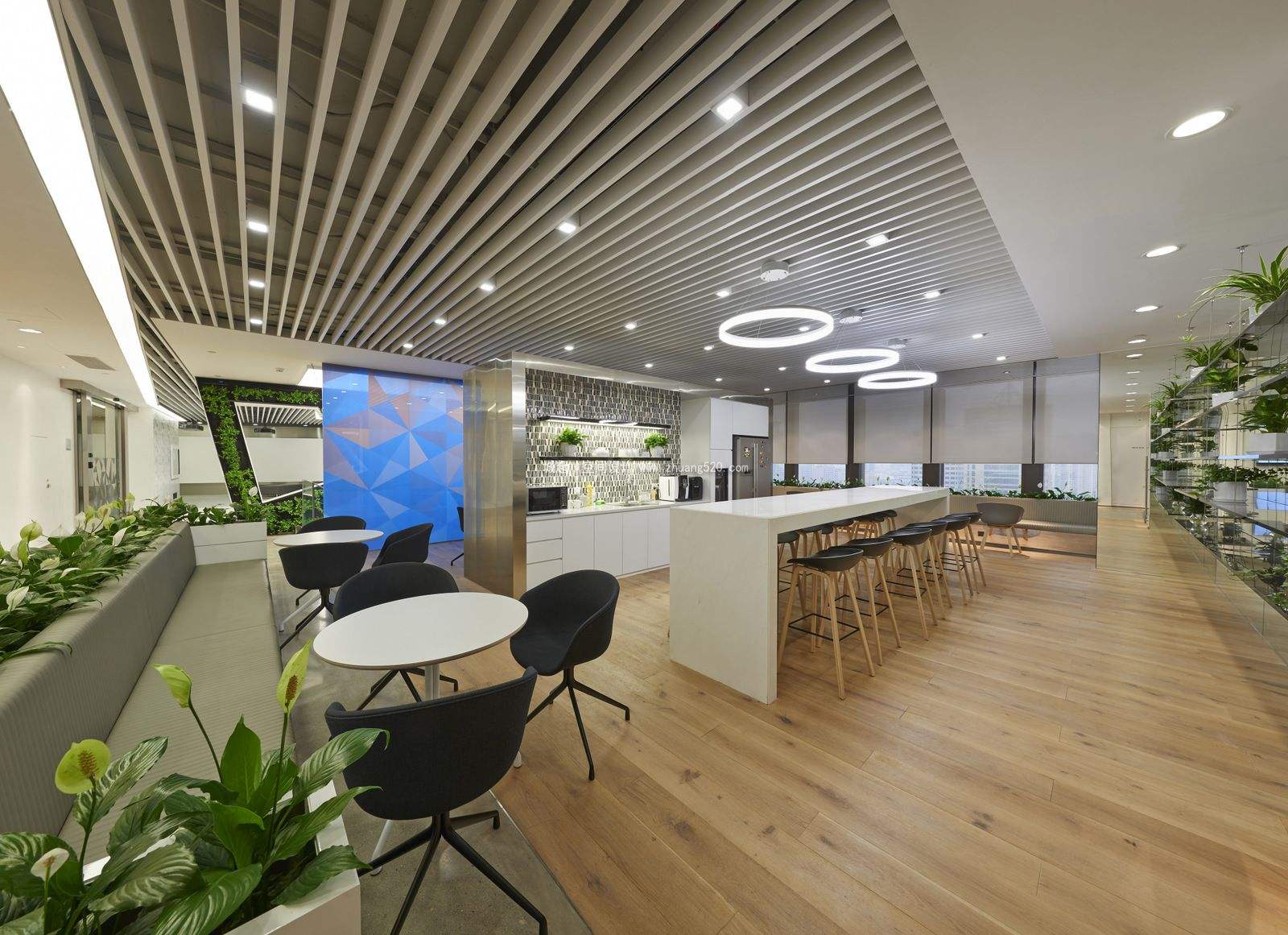 常熟办公室装修中如何挑选橡木地板？
